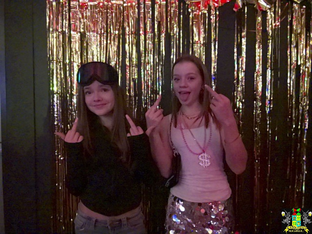 ../Images/Jeugd Opwarmbal Photobooth 043.jpg